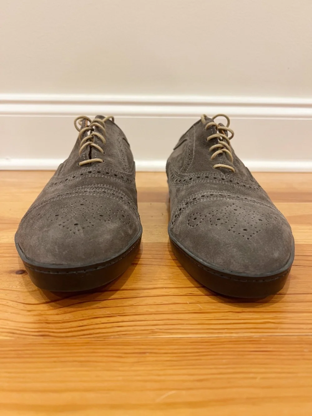 Allen Edmonds Strand Oxfords Mens Size 9.5 3E Gray Suede Cap Toe Brogue Sneakers
